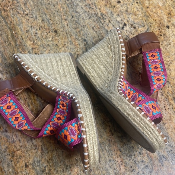 6.5 - Picture 2 of 5